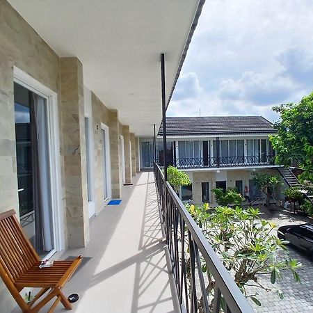 Zavana Rooms & Restaurant Tanjungkarang Exterior photo